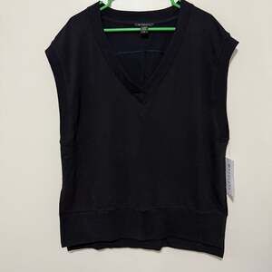 NWT Athleta V-Neck Sweatshirt Vest Sleeveless Tee in Black Women’s Large